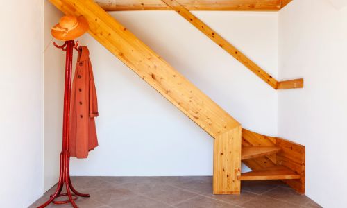 escalera de madera interior para casa