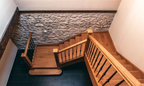 escaleras rusticas de madera