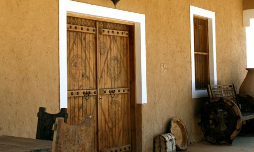 puerta de exterior en madera maciza